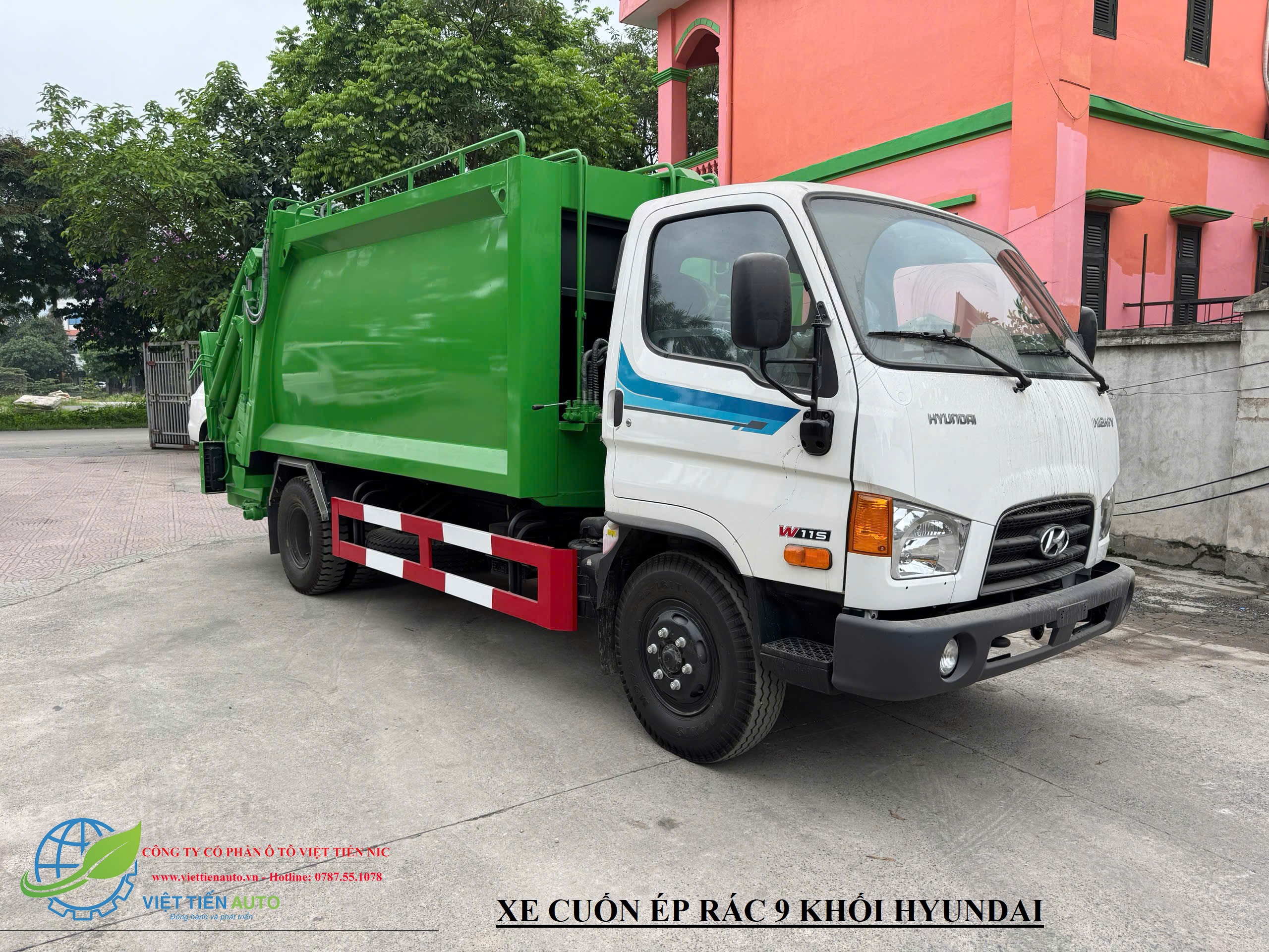 HYUNDAI 9-cubic-meter garbage compactor truck with a 4-ton load capacity